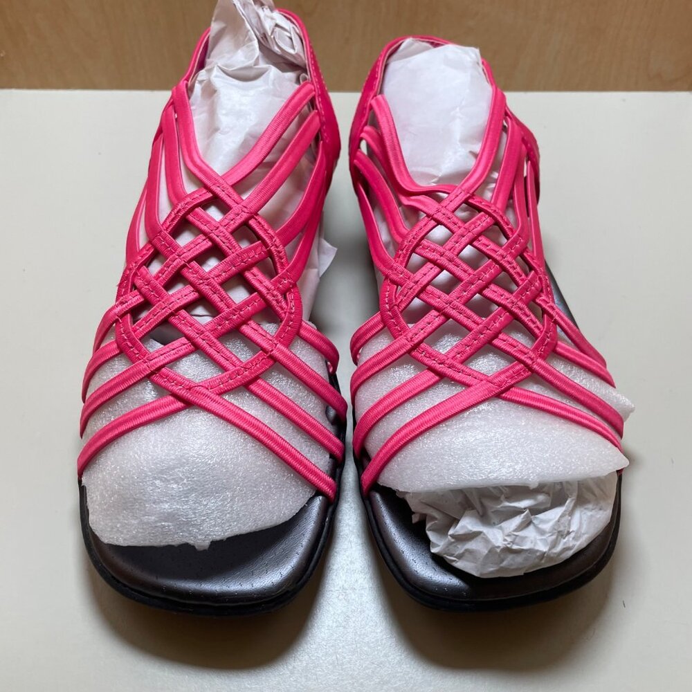 Classique Fuchsia Comfy Sandals with 1.5"Heel, Woman Size 10 NEW